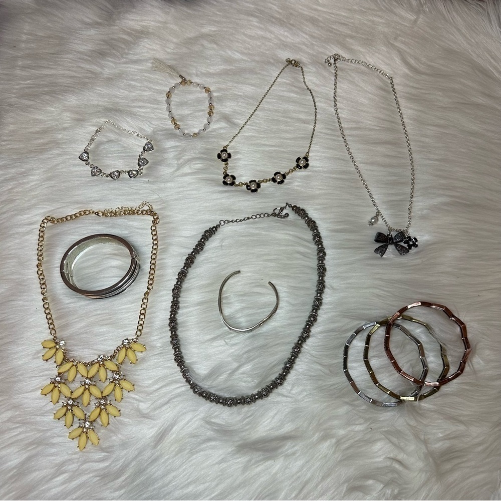 BUNDLE!  ASSORTED JEWELRY